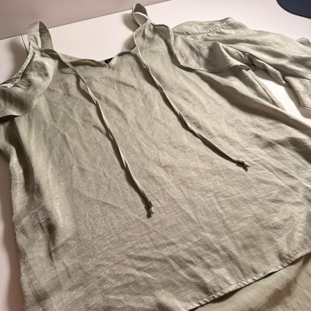 Lee Womens Cold Shoulder Ruffle Sleeve Blouse Sage Green Satin Top Large Z2U075V